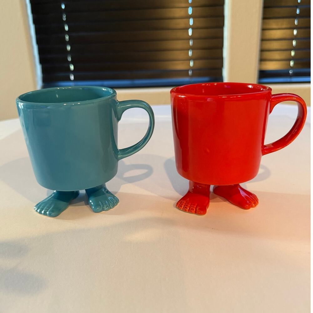 Dylan Kendall Ceramic Footed Mugs Set of 2 Blue & Red Foot Mugs Quirky Novelty